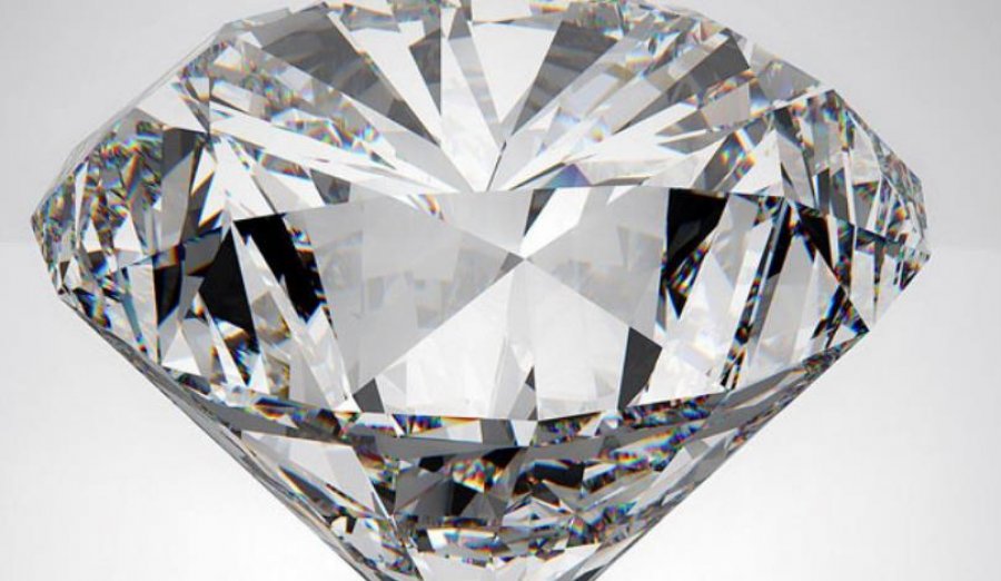 India më shumë se dyfishoi blerjet e saj të diamanteve nga Rusia