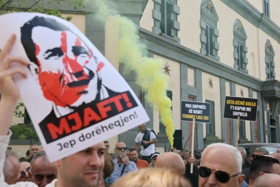 ‘Vjedhjet’ me ‘5D’, opozita vijon protestë sot te bashkia e Tiranës