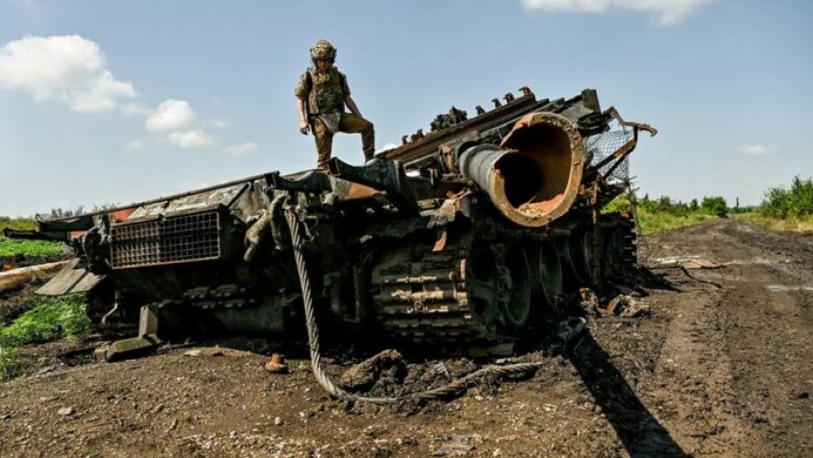 Ukrainasit pretendojnë se rusët kanë humbur 1,380 ushtarë dhe 15 tanke në 24 orët e fundit