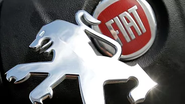 Italia zemërohet me Fiat-it për përdorimin e flamurit tringjyrësh në makinat e prodhuara jashtë 