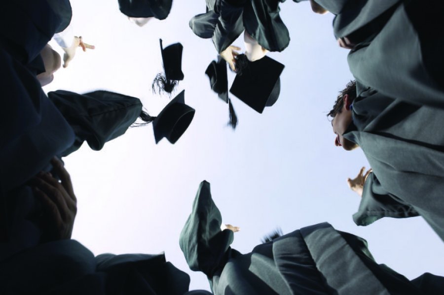Studentët po tkurren me shpejtësi, 2022-23, diplomat 'Bachelor' rënie vjetore me 13.8%
