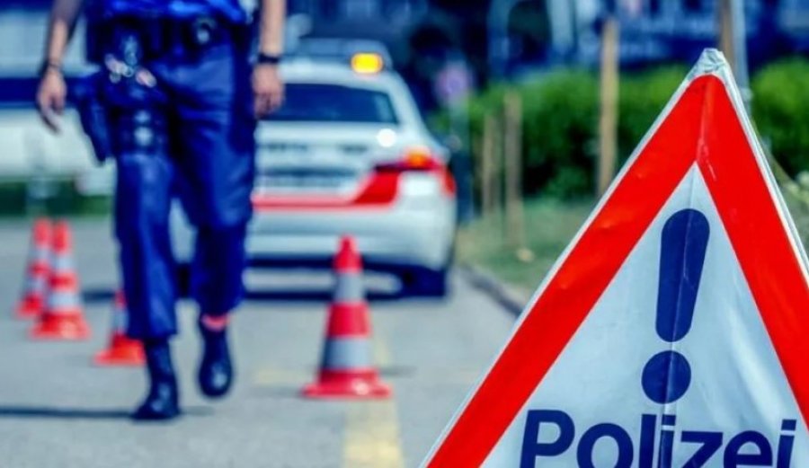 E rëndë në Zvicër, burri del i zhveshur në rrugë dhe sulmon për vdekje një grua