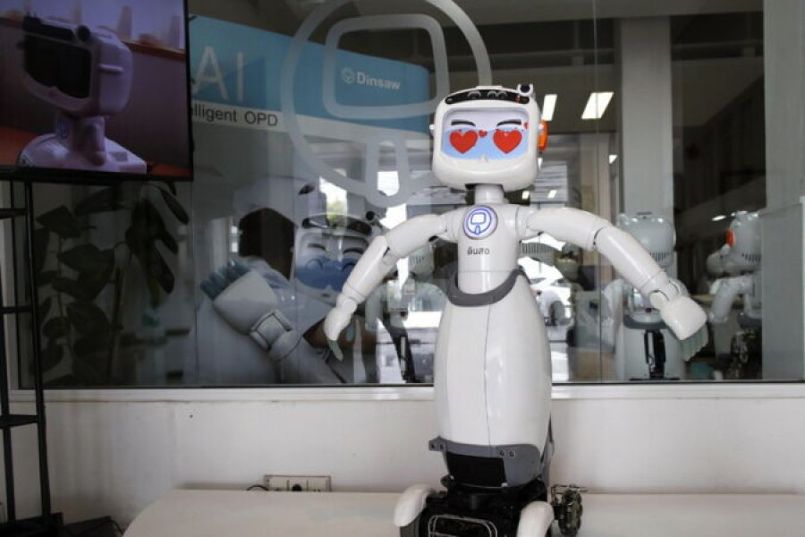 Frika prej robotëve largon punëtorët e hoteleve dhe restoranteve