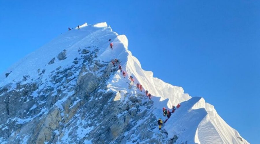 Njihuni me Phunjo Lama, alpinistja më e shpejtë që ngjit majën Everest