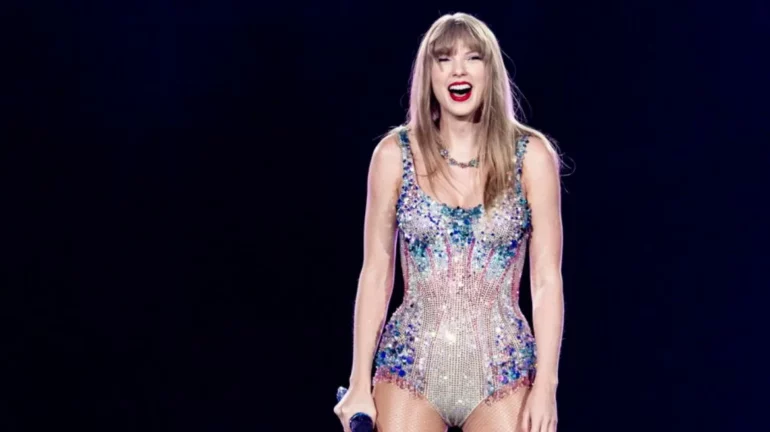 Incidenti i Taylor Swift në 'The Tortured Poets Department', këngëtarja zhvishet teksa po këndonte në skenë