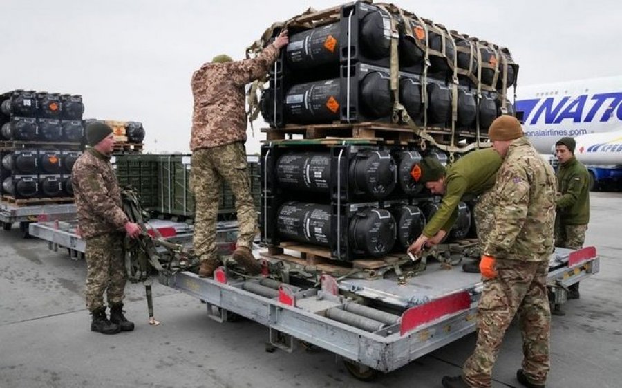 SHBA, gati paketën e ndihmës ushtarake prej rreth 300 milionë dollarë për Ukrainën