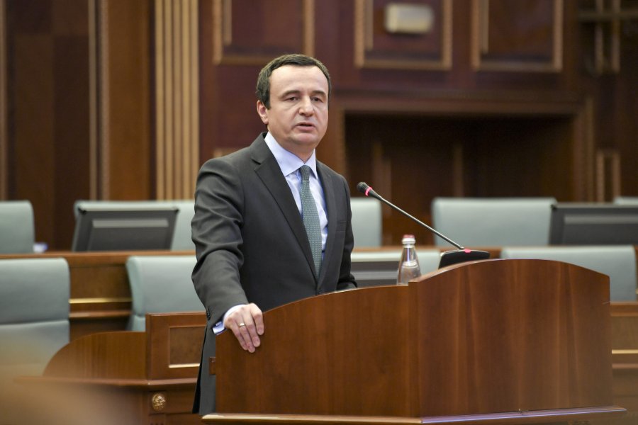 Rezoluta e AAK: Albin Kurti të japë dorëheqjen dhe të shpërndahet Parlamenti