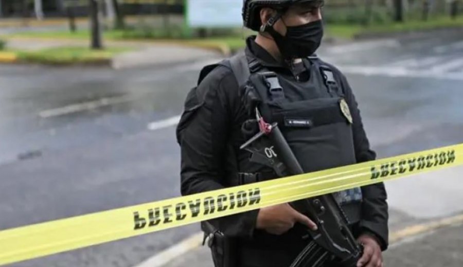Sulm me armë në një qendër tregtare në Meksikë, pesë të vdekur dhe një i plagosur
