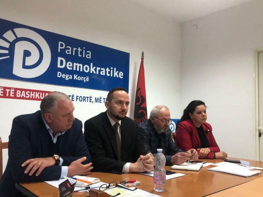 Ervin Salianji uron kryetarin e degës së Partisë Demokratike Korçë