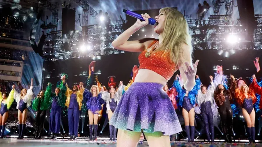 Prapa skenave të turneut të Taylor Swift: 4,3 milionë dollarë për veshje, grim, flokë!