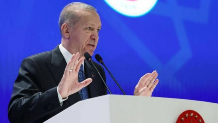 Erdogan akuzon kryeministrin izraelit: Po imiton Millosheviqin dhe Karaxhiqin