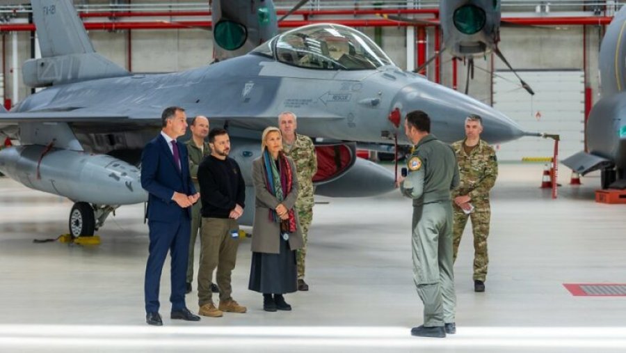 I janë premtuar 30 copë, Zelensky viziton bazën belge ku qëndrojnë avionët F-16