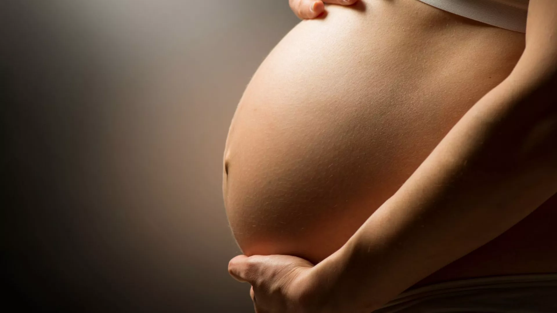 Ekspozimi para lindjes ndaj kimikateve mund të rrisë rrezikun e obezitetit dhe hipertensionit te fëmijët