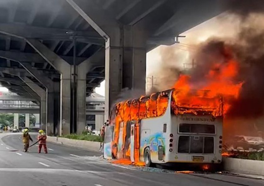 VIDEO-FOTO/ Ekskursioni shndërrohet në tragjedi! Dhjetëra fëmijë humbasin jetën nga përplasja e autobusit