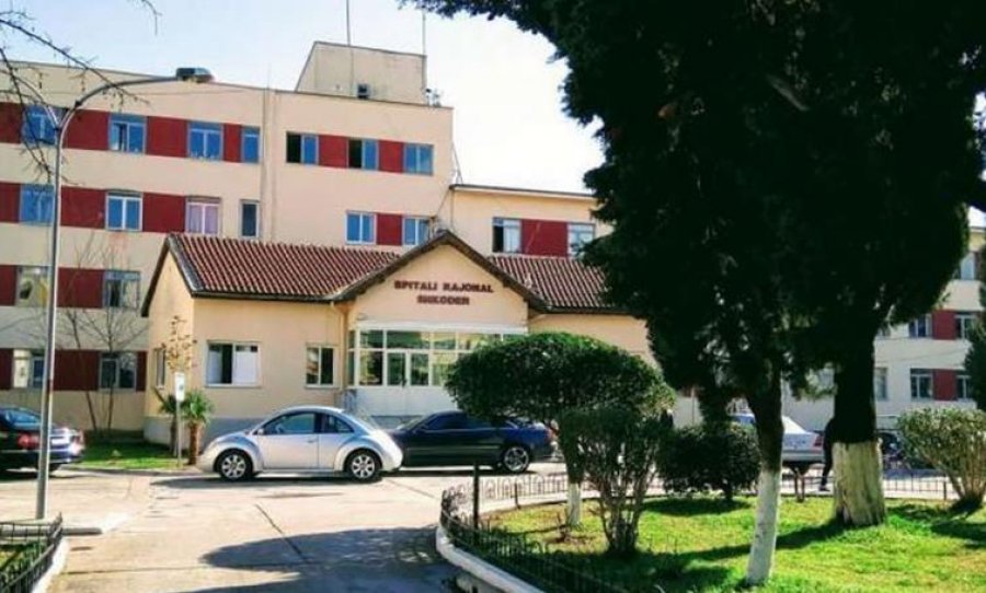 Po kryente punime, rrëzohet nga çatia 49-vjeçari në Shkodër, dërgohet menjëherë në spital