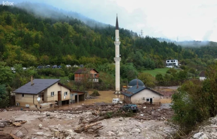 Pamja dramatike në zona të ndryshme të Bosnjës pas përmbytjeve