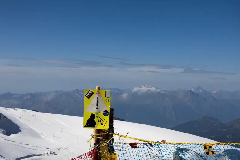 Pse Italia dhe Zvicra po rivizatojnë kufirin e tyre alpinë?