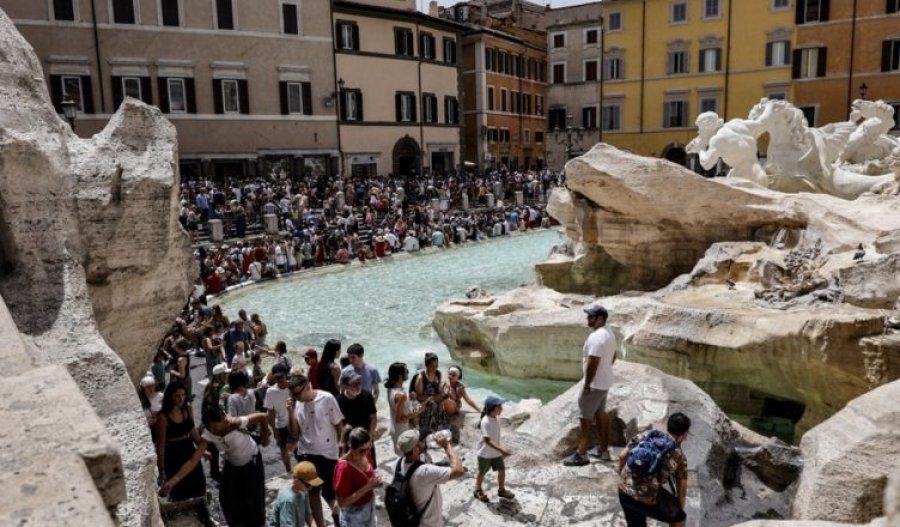 Turistët nuk do mund të hedhin më monedha në shatërvanin e Trevit, Roma prezanton masat e reja për vizitorët! Si do të funksionojë