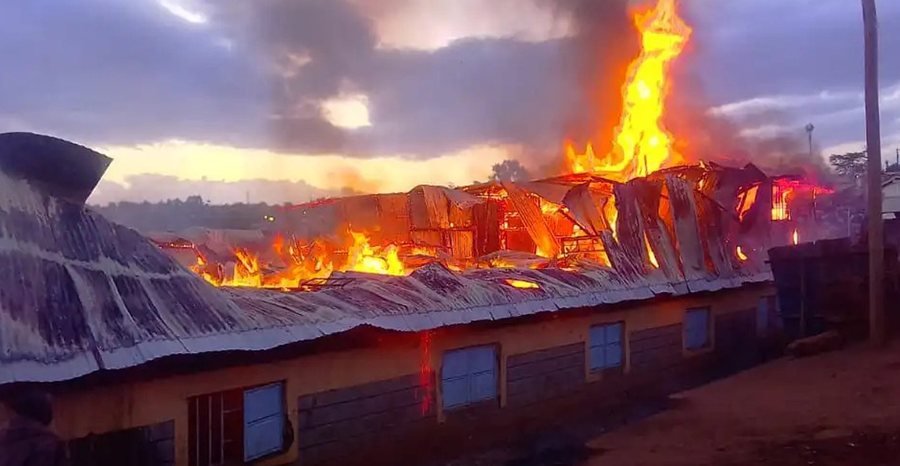 Kenia/ Zjarri shkrumbon shkollën, të paktën 17 viktima