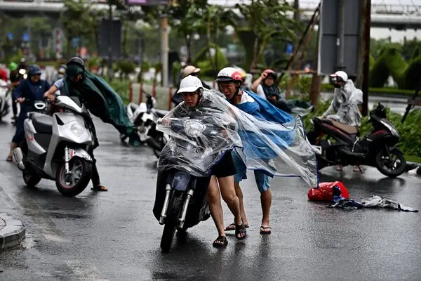 Pas viktimave në Kinë dhe Filipine, raportohen 4 të vdekur nga tajfuni Yagi në Vietnam