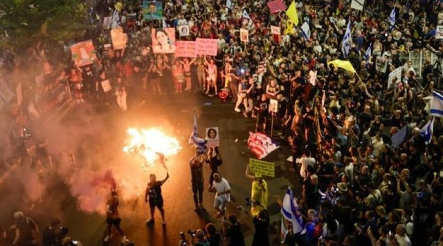 Protesta anembanë Izraelit, kërkohet marrëveshje për shkëmbimin e pengjeve