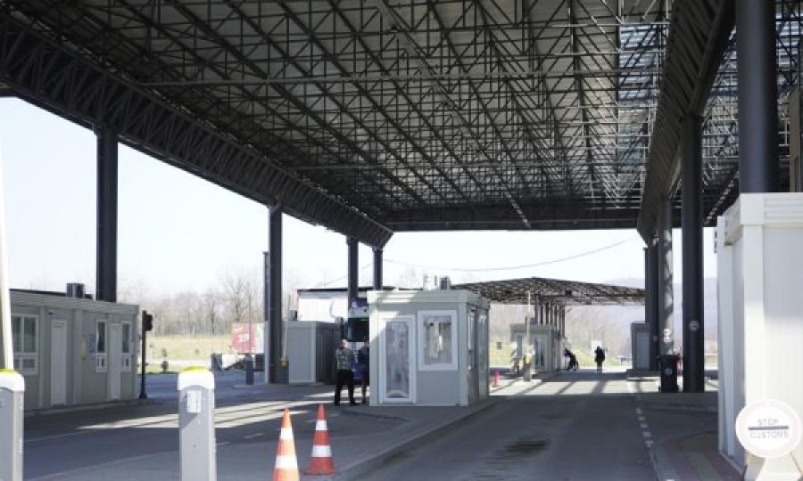 Hiqen bllokadat e vendosura nga serbët në pikat kufitare/ Çfarë thanë Osmani, Sveçla e Gërvalla