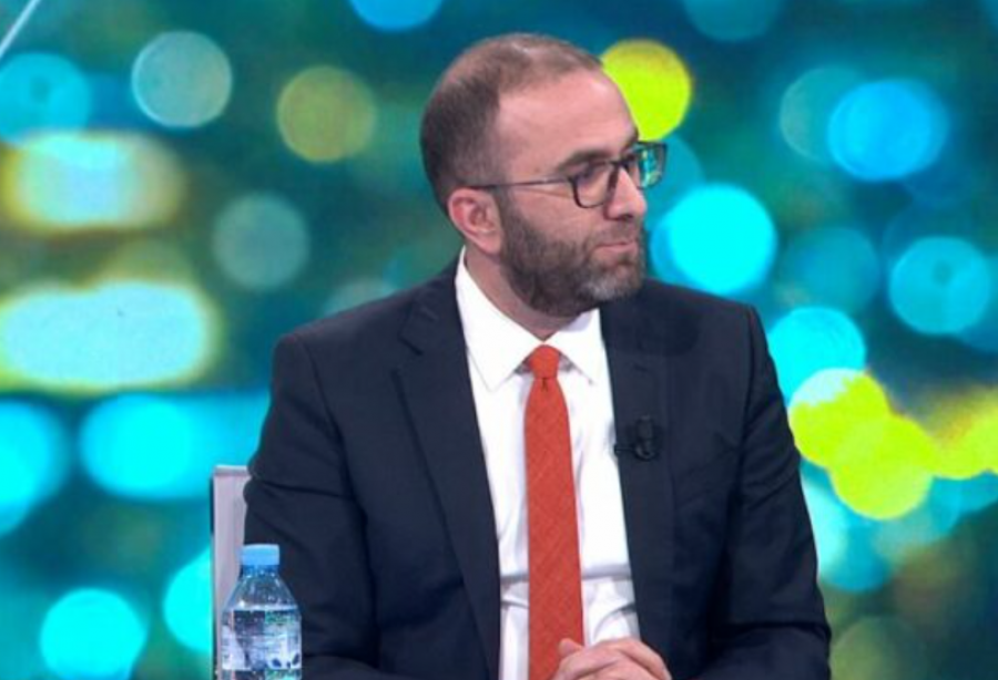 Bardhi: Balluku vjen në Fier me fuqinë e krimit dhe parave të korrupsionit, unë me ndershmëri