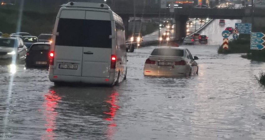 Paralajmërimi për vërshime, ekipet emergjente në Prishtinë janë në gatishmëri