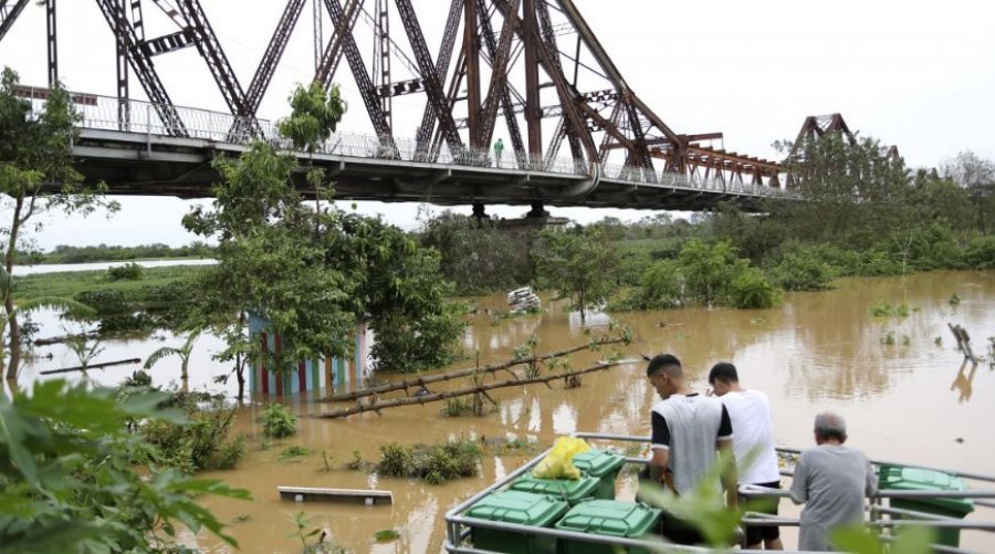 Të paktën 143 të vdekur dhe 58 të zhdukur nga tajfuni shkatërrues në Vietnam