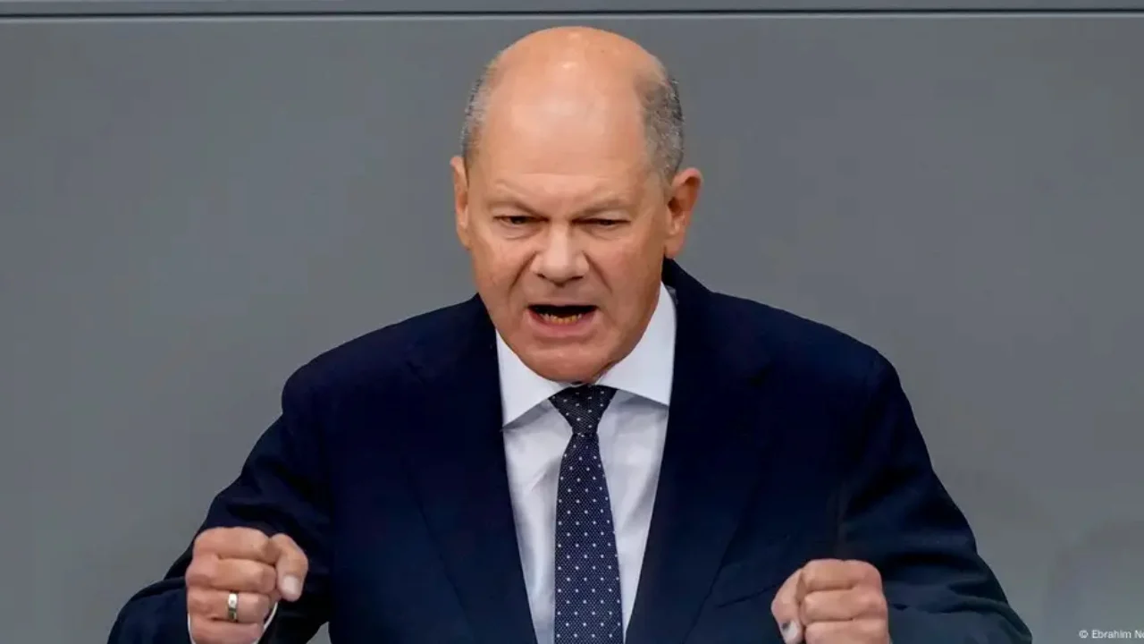 Çështja e emigracionit 'nxjerr nga vetja' Scholz, kancelari sulmon ashpër kreun e opozitës në Bundestag