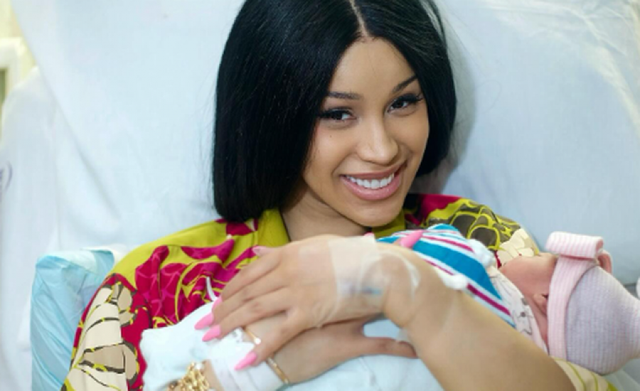 Cardi B bëhet nënë për herë të tretë, zbulon gjininë e foshnjës