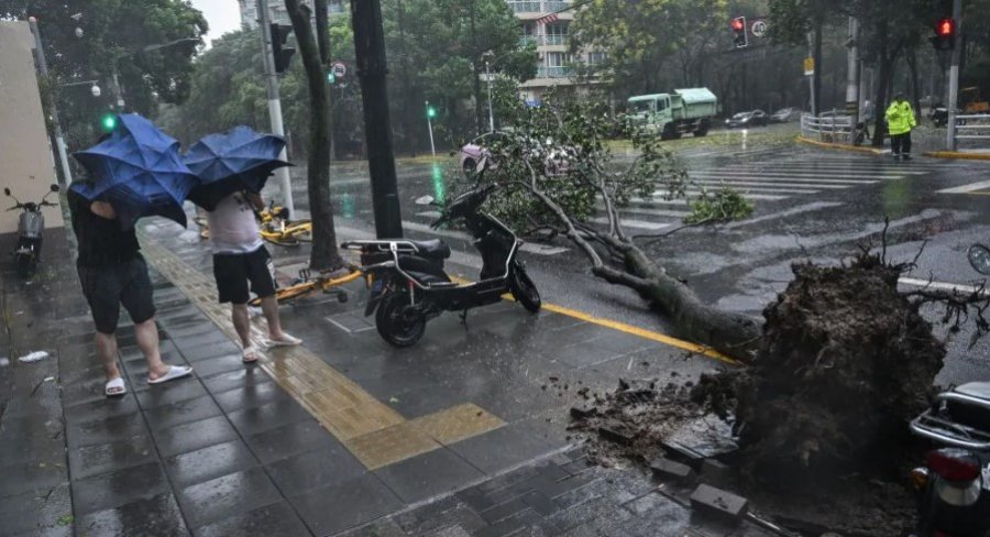 Shangai goditet nga tajfuni më i fortë në 75 vjet