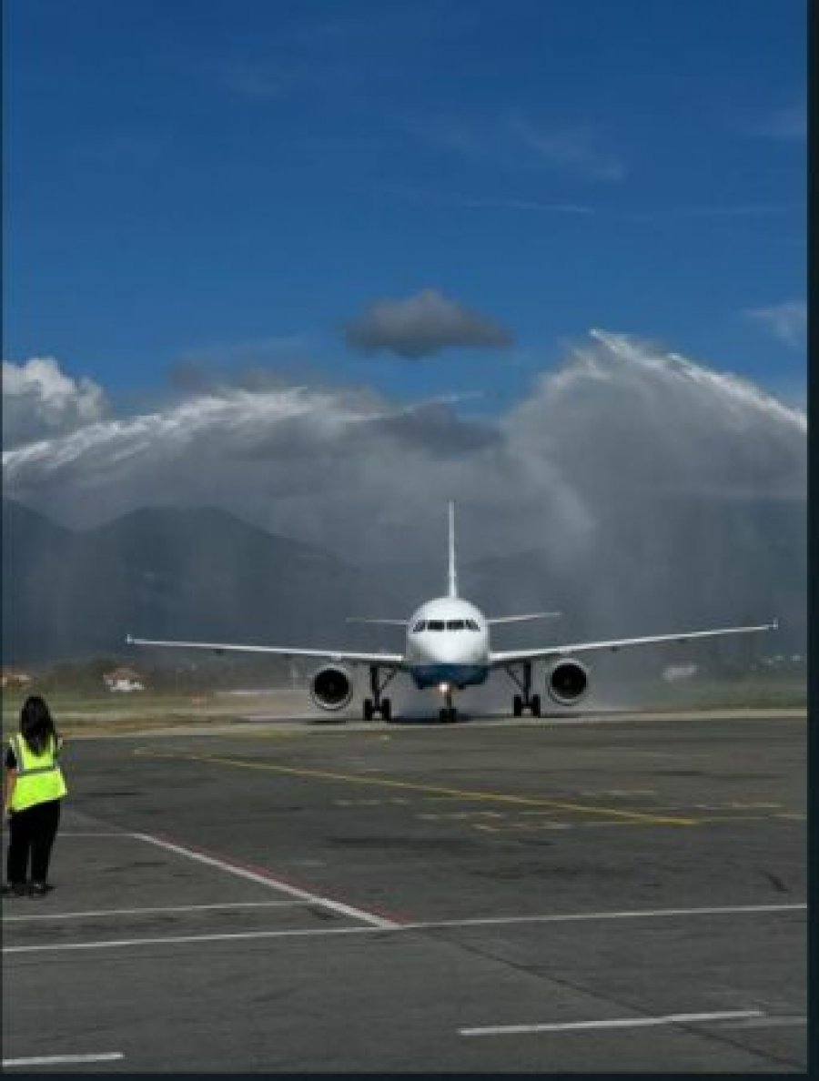 Aeroporti ndërkombëtar ku vetëm 50 pilotë në botë mund të ulin avionët