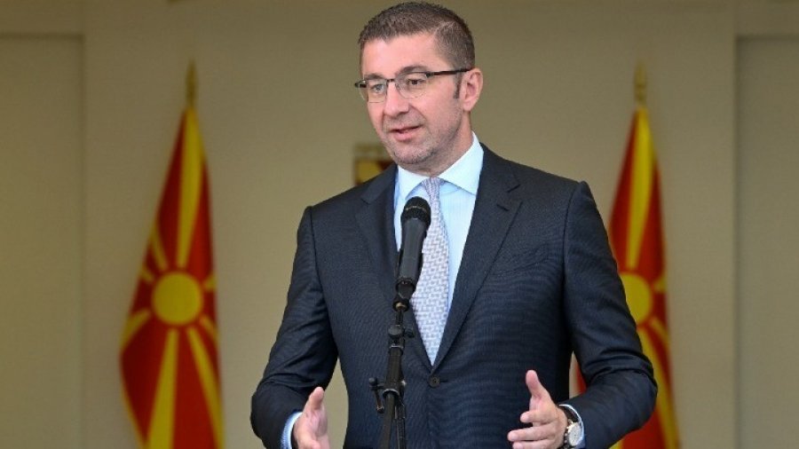 Mickoski: Në Bruksel do të përcjell zhgënjimin e qytetarëve tanë për rrugën e vendit drejt BE-së