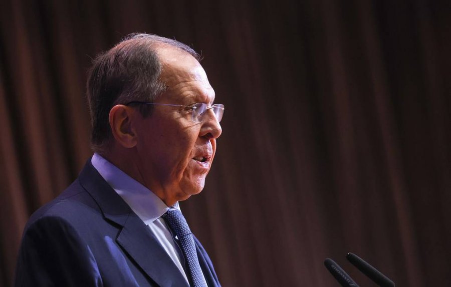 'Do të shtypim butonin e kuq'/ Lavrov: Edhe pse jemi në gatishmëri të plotë me armë bërthamore, Rusia s’dëshiron...