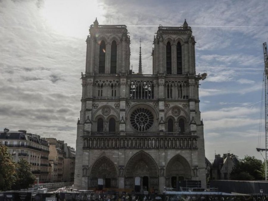 Pas rreth 450 vjetësh gjenden mbetje njerëzore në Notre-Dame