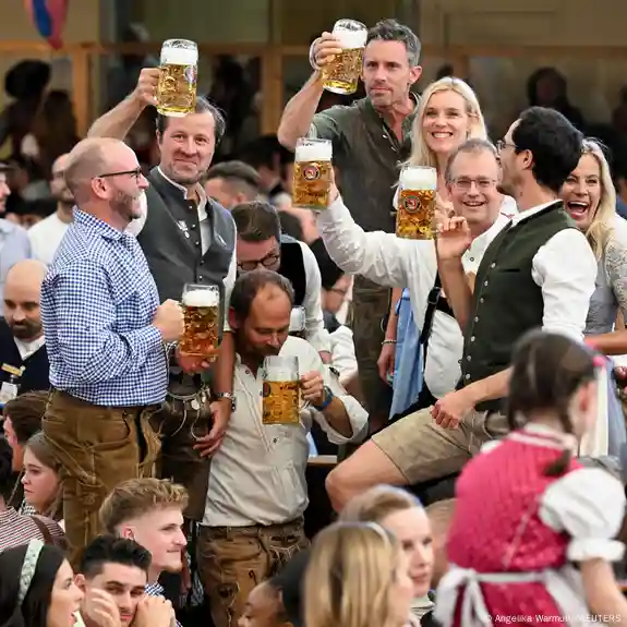 Oktoberfest: Hap dyert festa më e madhe popullore në botë