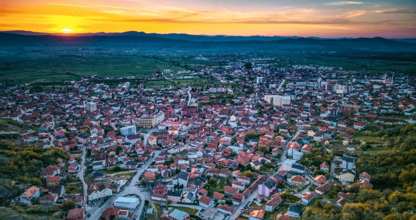 Në Preshevë protestojnë shqiptarët: Të marshojmë për identitetin e dinjitetin tonë   