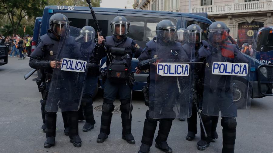 Protestuesit përleshen me policinë në panairin e pasurive të paluajtshme në Barcelonë