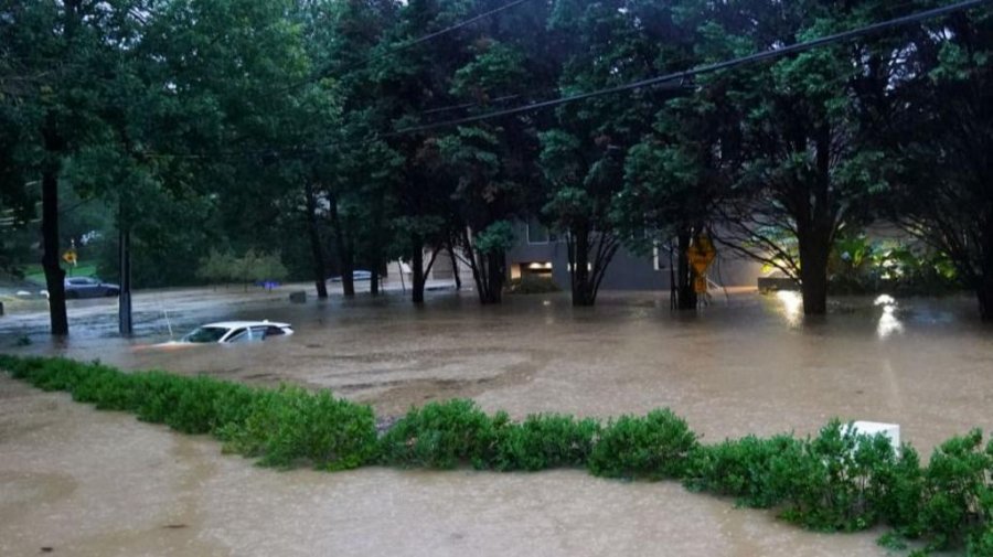 Stuhia ‘Helene’ bën kërdinë në SHBA: 11 të vdekur, qytete të tërë të përmbytura, më shumë se 3-milionë banorë pa energji