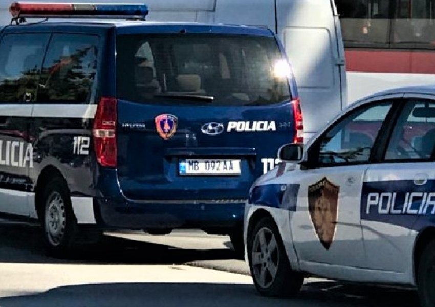 U kap në flagrancë duke shitur kokainë, arrestohet 22-vjeçarja në Tiranë