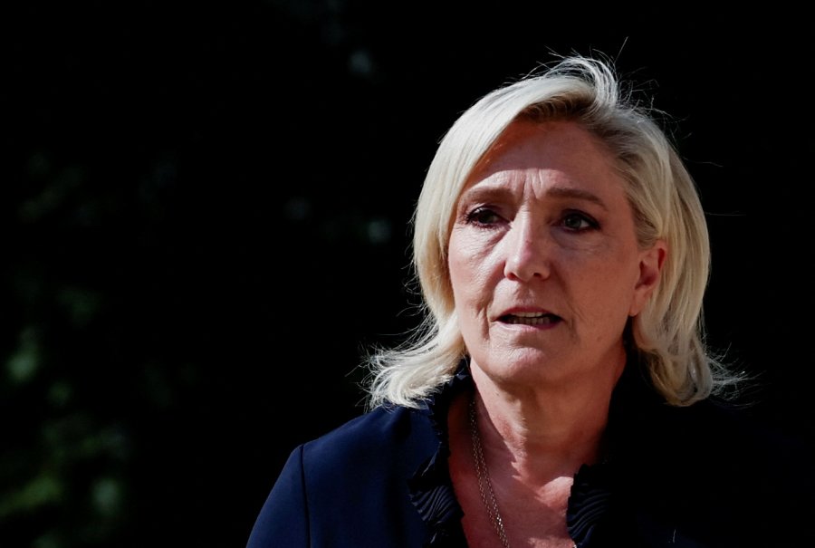 Marine Le Pen dhe zyrtarë të tjerë nga 'RN' dalin në gjyq për akuzat e BE-së